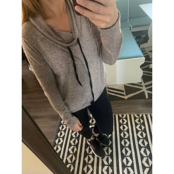 5/$20 💥 
Cowl neck lilac long sleeve thin sweater top EMBER medium - Picture 9 of 12